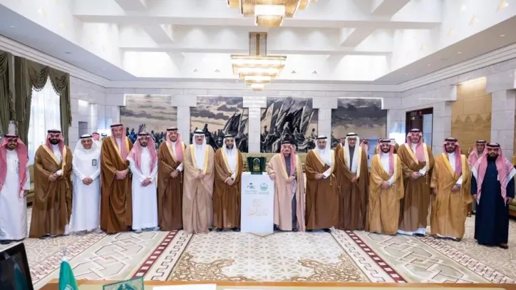 أمير الرياض يتسلم شهادتي اعتماد محافظتي الغاط والزلفي كمدينتين صحيتين من منظمة الصحة العالمية