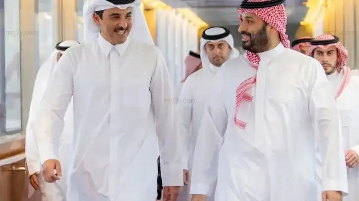 أمير قطر يصل جدة واستقبال رسمي من ولي العهد السعودي بمطار الملك عبدالعزيز