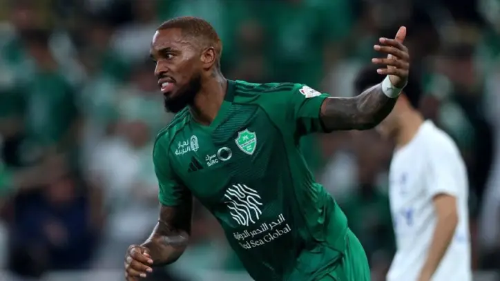 الضرائب تعيق عودة إيفان توني إلى الدوري الإنجليزي بعد انتقاله للأهلي