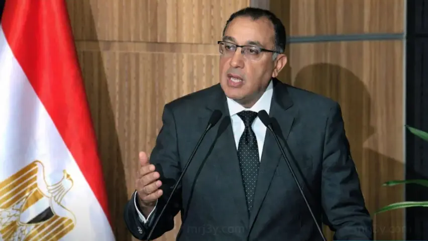 الحكومة تؤكد توقعات بثبات الجنيه وتواصل جهود خفض الدين العام