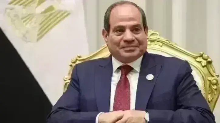 السيسي يتابع استراتيجية تطوير الاتصالات وإطلاق خدمات الجيل الخامس ودعم البنية الرقمية