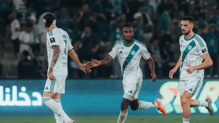 الاهلي يحسم بطاقة نصف نهائي كأس الملك بعد فوز مثير على القادسية