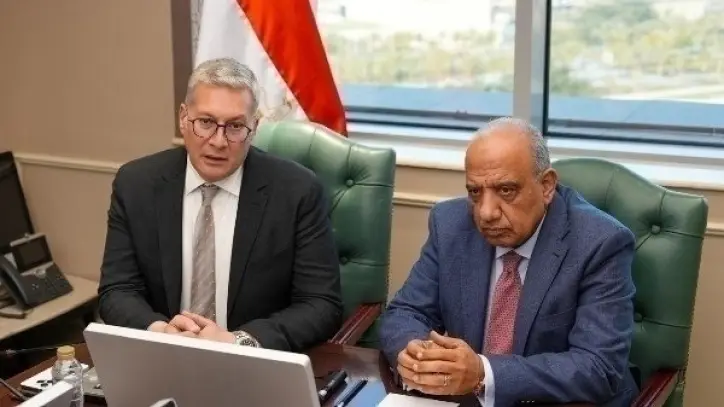 تنسيق الكهرباء والبترول لضمان استقرار الشبكة خلال صيف الاحمال المرتفعة