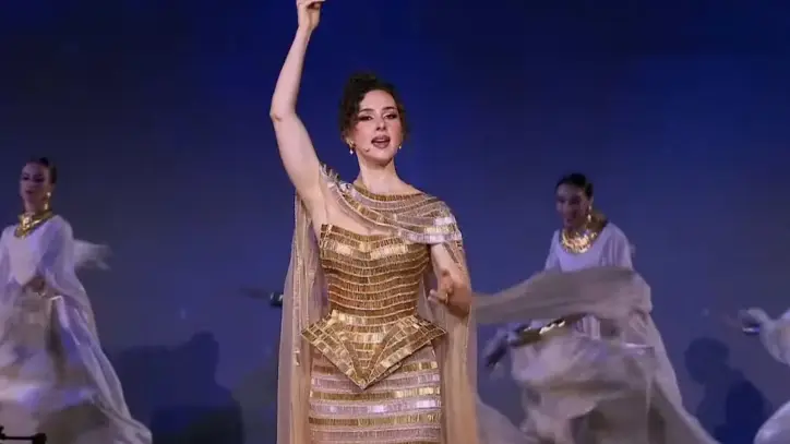 شيرين أحمد طارق تتألق بالغناء الأوبرالي في افتتاح المتحف المصري الكبير