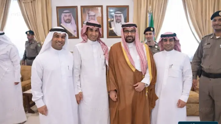 محافظ القطيف يستقبل المهنئين بعيد الفطر ويؤكد تعزيز التلاحم الوطني