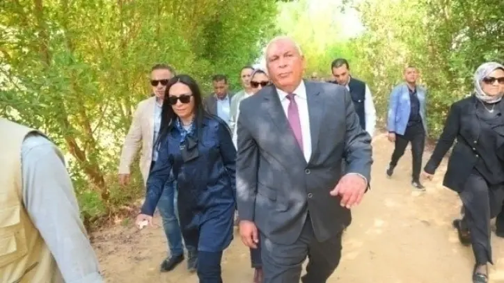 وزيرة التضامن تتفقد مشروع مزرعة الوقف الخيري في الوادي الجديد