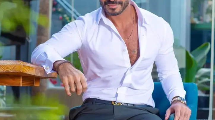 خالد سليم يستعد لـ "مناعة" مع هند صبرى ويغني للعندليب في الكويت