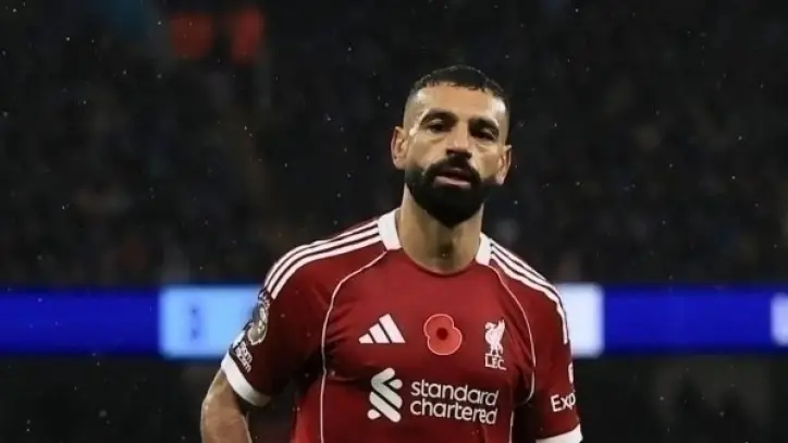 أسطورة ليفربول ستيف نيكول يحرض الإدارة ضد محمد صلاح بعد تراجع الأداء