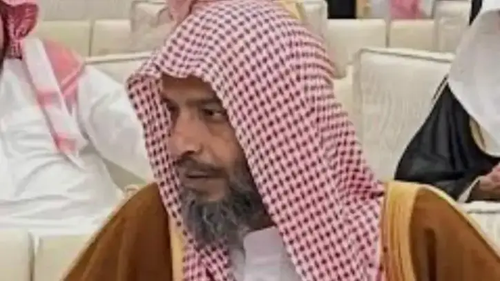 الأمير محمد بن عبدالرحمن يؤدي صلاة الميت على عبدالله الشثري بالرياض