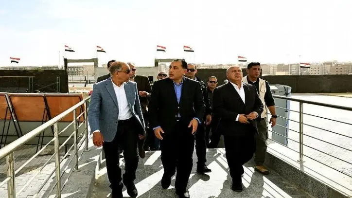 مدبولي يتفقد الموقف الإقليمي في المنيا الجديدة ويطلع على تطوير خدمات النقل بالمحافظة