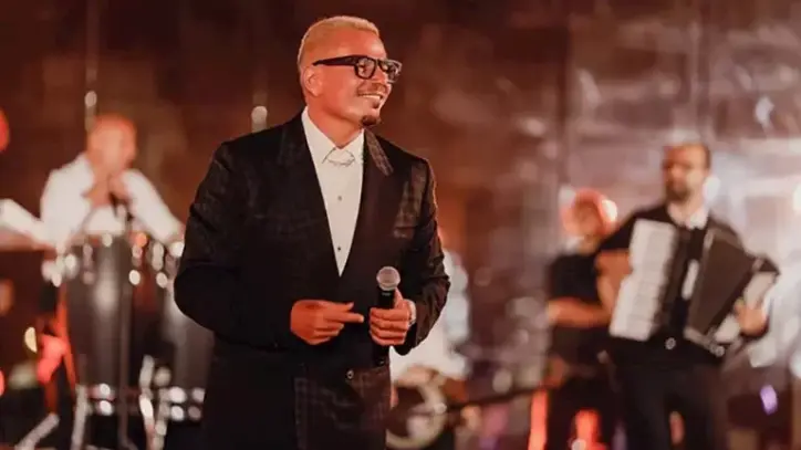 عمرو دياب يشعل جزيرة ياس بأمسية موسيقية استثنائية