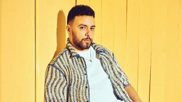 مدين يعود إلى الغناء بعد غياب طويل بأغنية "بعد فراقك" بالتعاون مع روتانا