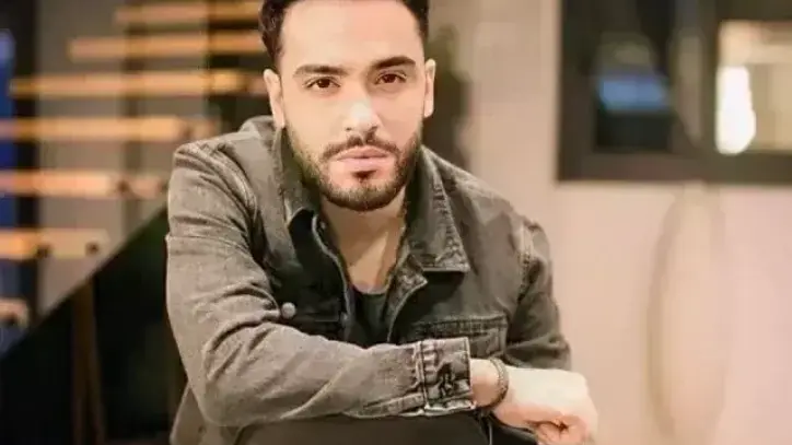 رامي جمال يحقق نجاحًا واسعًا بألبومه الجديد "مطر ودموع"