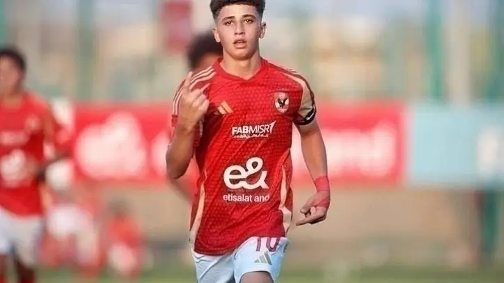 الأهلي يقترب من إنهاء صفقة إعارة بلال عطية إلى راسينج الإسباني