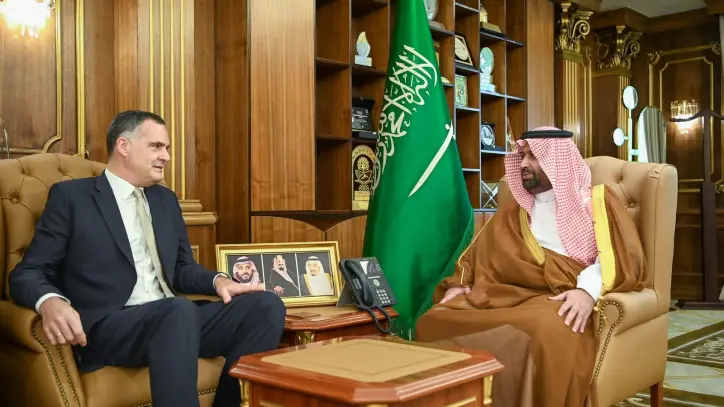 أمير جازان يستقبل سفير الاتحاد الأوروبي ويطّلع على محاضرة يوم التأسيس