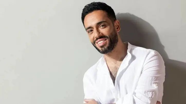 رامي جمال يطرح ألبومه الجديد "مطر ودموع" ويحقق ترند واسع