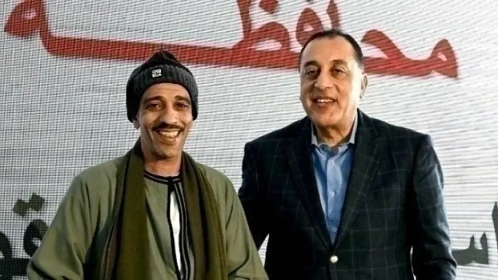 مدبولي يسلم عقود العمارات الجديدة بديل الإيواء في المنيا ويطلق مشروعات تقنين أملاك الدولة