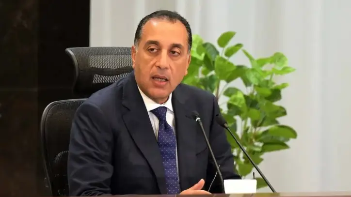 مدبولي يتابع خطط تطوير وتشجير القاهرة الكبرى ويوجه بإعداد خطة متكاملة للمحاور الرئيسية