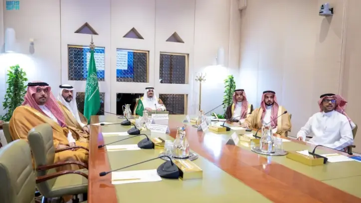 نائب أمير الرياض يطلق مشروعي تطوير أدلة الإجراءات وجدول الصلاحيات ضمن الخطة الإستراتيجية للإمارة
