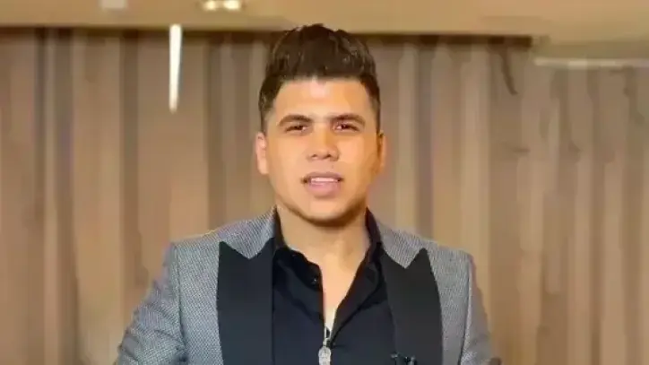 عمر كمال يستعد لجولة حفلات في أمريكا بعد نجاح ألبومه الجديد