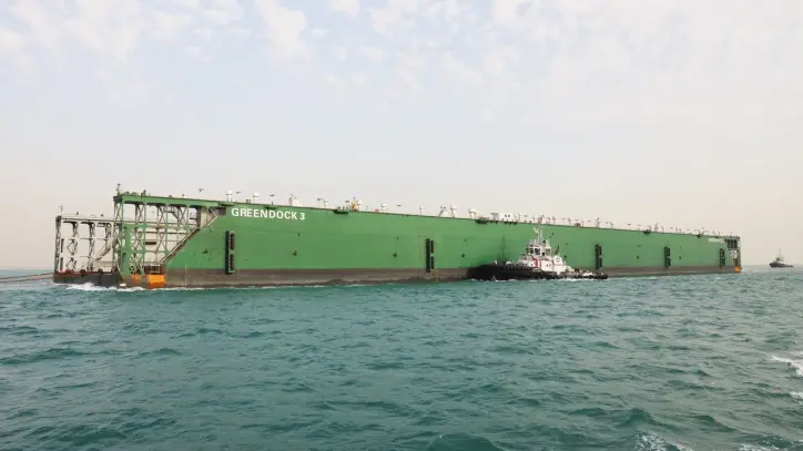 نجاح عبور الحوض العائم GREEN DOCK 3 عبر قناة السويس بعد رحلة آمنة من إندونيسيا إلى تركيا